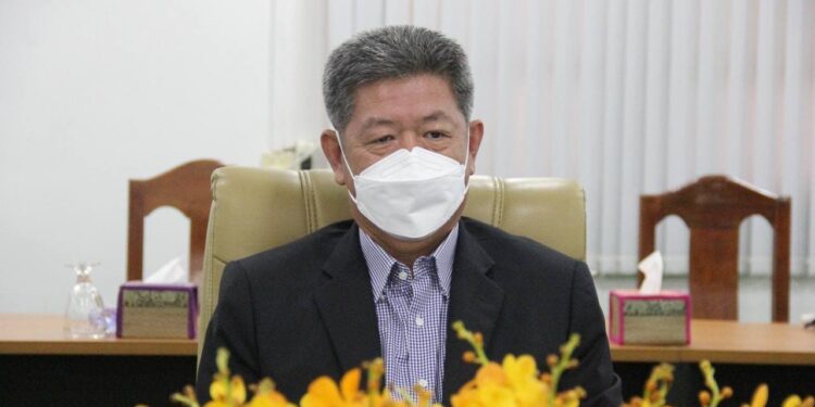 ឯកឧត្តម គួច ចំរើន អភិបាលខេត្តព្រះសីហនុ អនុញ្ញាតឱ្យឯកឧត្តម Alexey Chepa អនុប្រធានទី១ គណៈកម្មាធិការកិច្ចការអន្តរជាតិ សភាសហព័ន្ធរុស្ស៊ីចូលជួបសម្ដែងការគួរសម និងពិភាក្សាការងារ