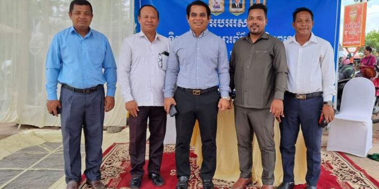 ឯកឧត្តម សាន់ យូ អភិបាលរងខេត្ត និងលោកជំទាវ កែ ច័ន្ទមុនី សមាជិករដ្ឋសភាជាតិ មណ្ឌលខេត្តកំពង់ឆ្នាំង បានចូលរួមក្នុងពិធីអបអរសាទរ”ទិវាសេរីភាពសារព័ត៌មានពិភពលោក”