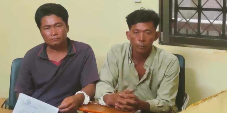 ជនជាតិវៀតណាម២នាក់ ត្រូវបានសមត្ថកិច្ចឃាត់ខ្លួន ខណៈដែលពួកគេចូលទៅកាប់ដើម ឈើព្រៃលិចទឹកនៅក្នុងតំបន់អភិរក្សយកមកធ្វើជាសម្រាស់ដាក់ចាប់ត្រី