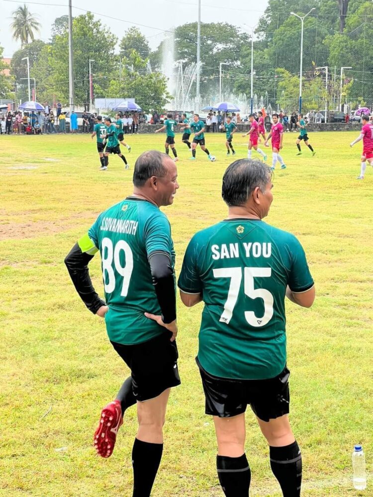 រដ្ឋបាលខេត្តកំពង់ឆ្នាំង រៀបចំការប្រកួតកីឡាបាល់ទាត់ មិត្តភាព