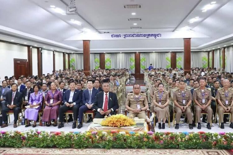 អភិបាលខេត្តកំពង់ឆ្នាំង ជម្រុញអោយសមត្ថកិច្ចពាក់ព័ន្ធ យកចិត្តទុកដាក់លើបញ្ហាសន្តិសុខសង្គម ជាពិសេសស្គែមមិនអោយកើតមានជាដាច់ខាត