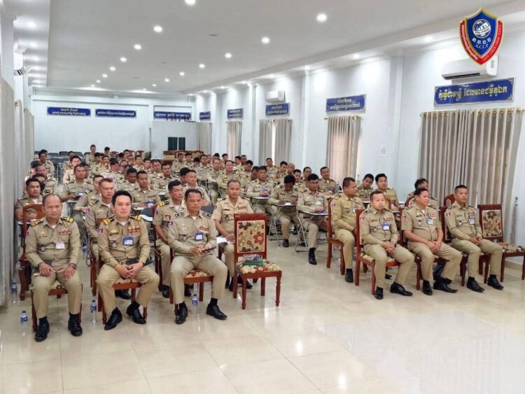 ស្នងការដ្ឋាននគរបាលខេត្តកំពង់ឆ្នាំង នាយកដ្ឋានប្រឆាំងបទល្មើសបច្ចេកវិទ្យា បើកវគ្គបណ្តុះបណ្តាល មូលដ្ឋានគ្រឹះ និងវិធីសាស្ត្រស្រាវជ្រាវបទល្មើសតាមប្រព័ន្ធបច្ចេកវិទ្យា ដល់កម្លាំងនគរបាល!!!